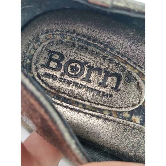 Gold born Pointed toe flats sz 6 - Picture 8 of 8